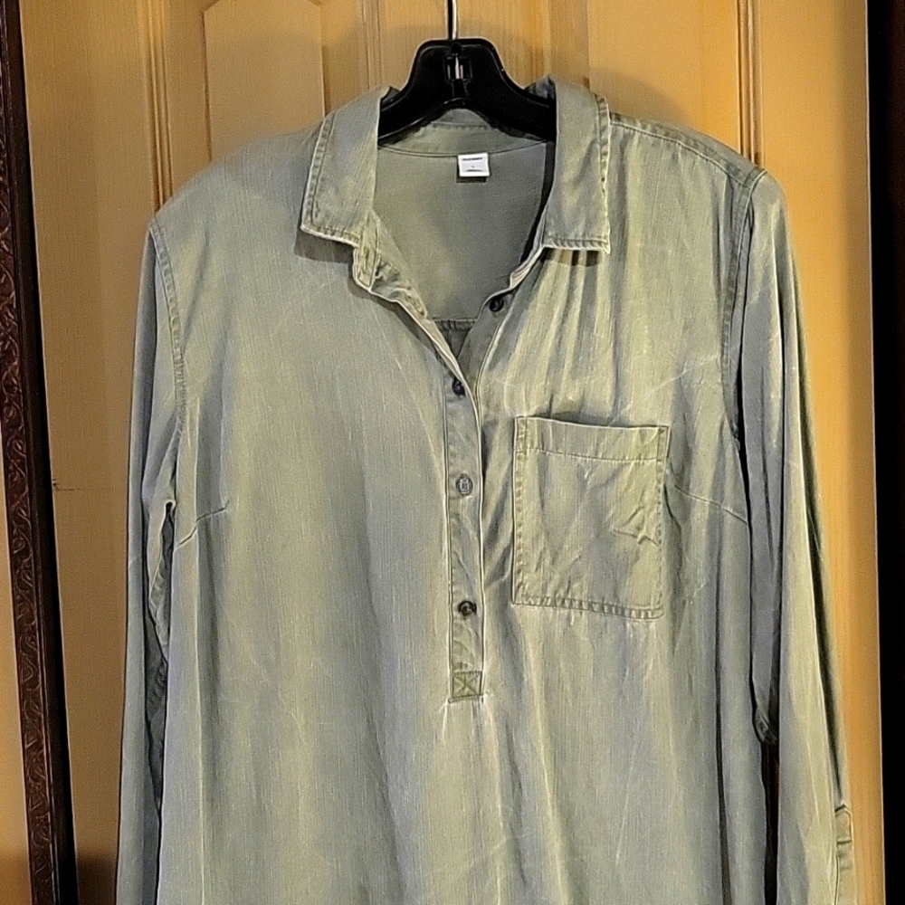 OLD NAVY DISTRESSED OLIVE GREEN EUC TUNIC TOP